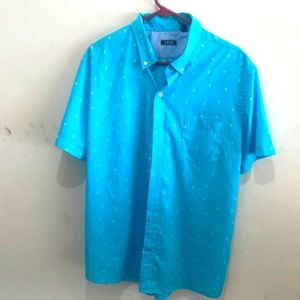 Men’s Izod button down short sleeved shirt with scull and crossbones